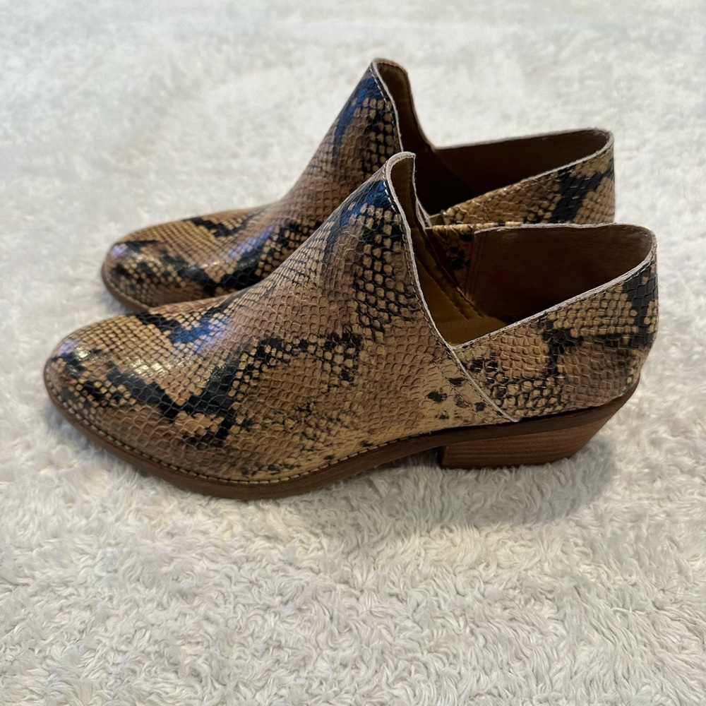 NWOB Lucky Brand Fausst Ankle Bootie snake print